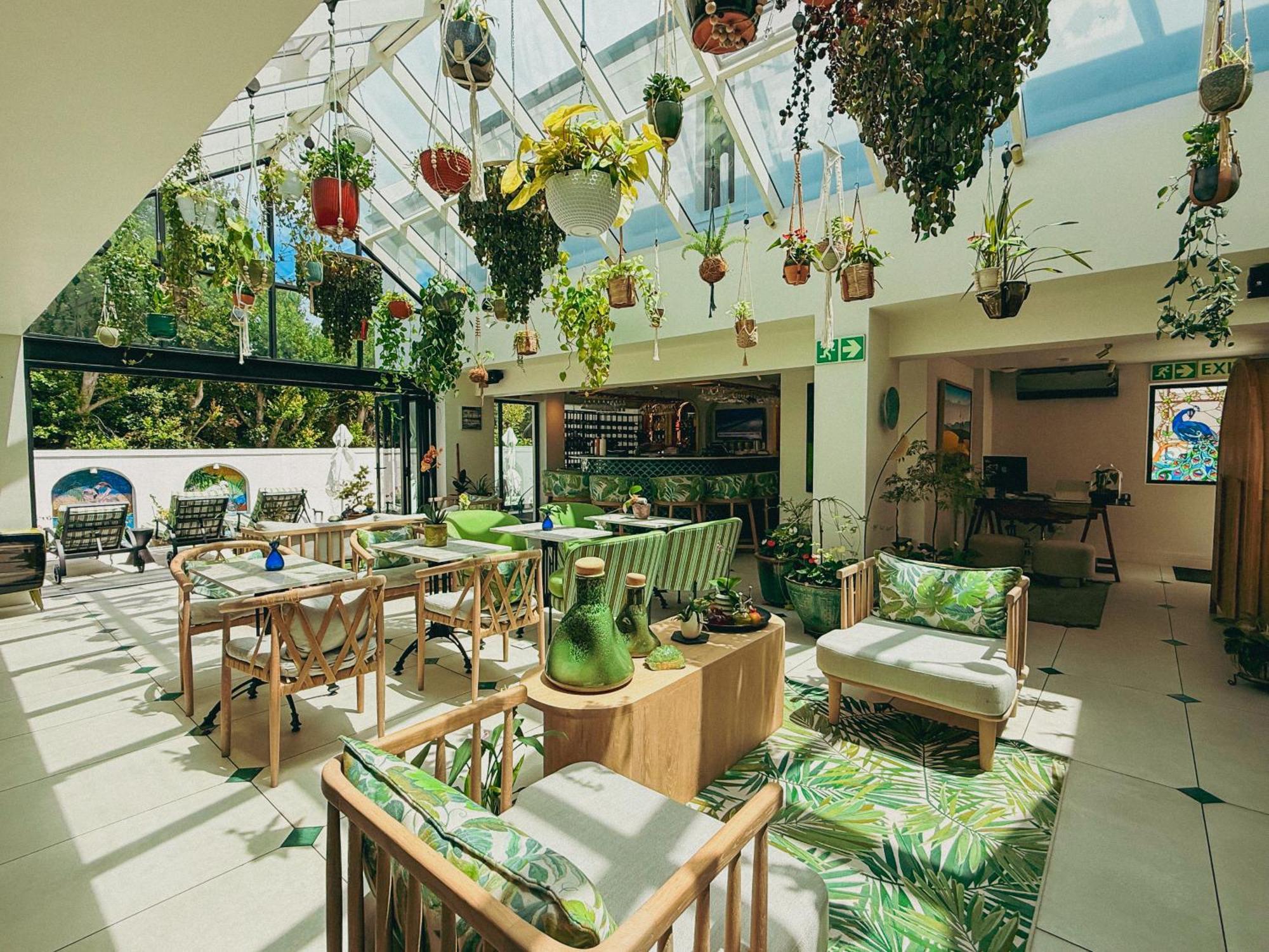 Le Petit Manoir Boutique Hotel Franschhoek Exterior foto